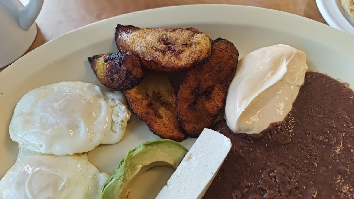 Pupuseria Roxana Photos 2